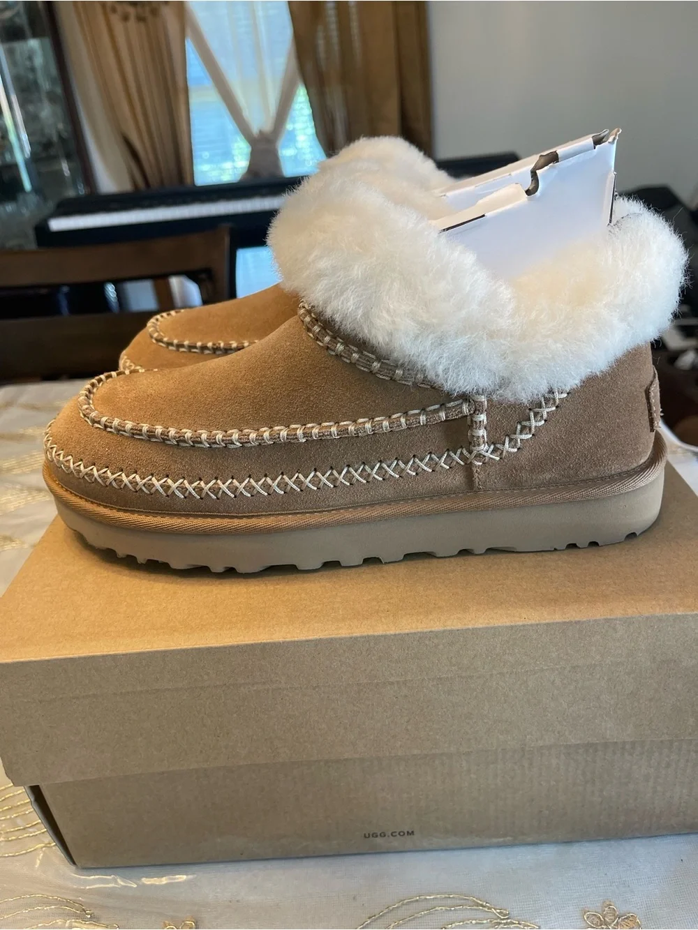 NWB Ugg women’s classic ultra mini alpine boots color chestnut size 8